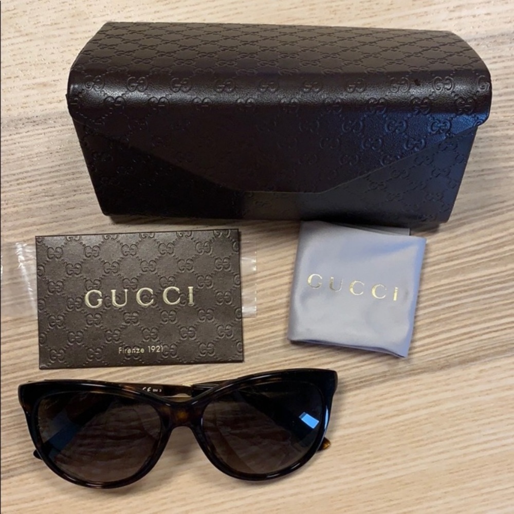 NWOT authentic Gucci sunglasses